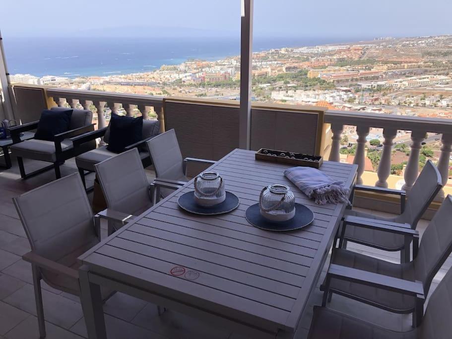 Apartamento Con Impresionantes Vistas Y Piscina Costa Adeje Dış mekan fotoğraf