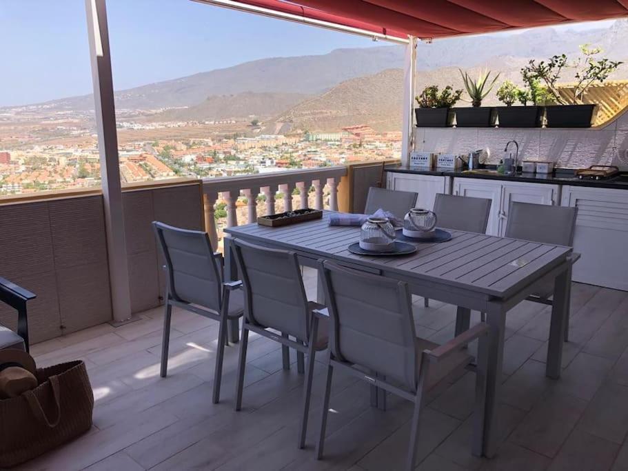 Apartamento Con Impresionantes Vistas Y Piscina Costa Adeje Dış mekan fotoğraf