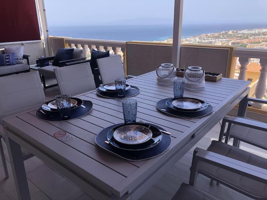 Apartamento Con Impresionantes Vistas Y Piscina Costa Adeje Dış mekan fotoğraf