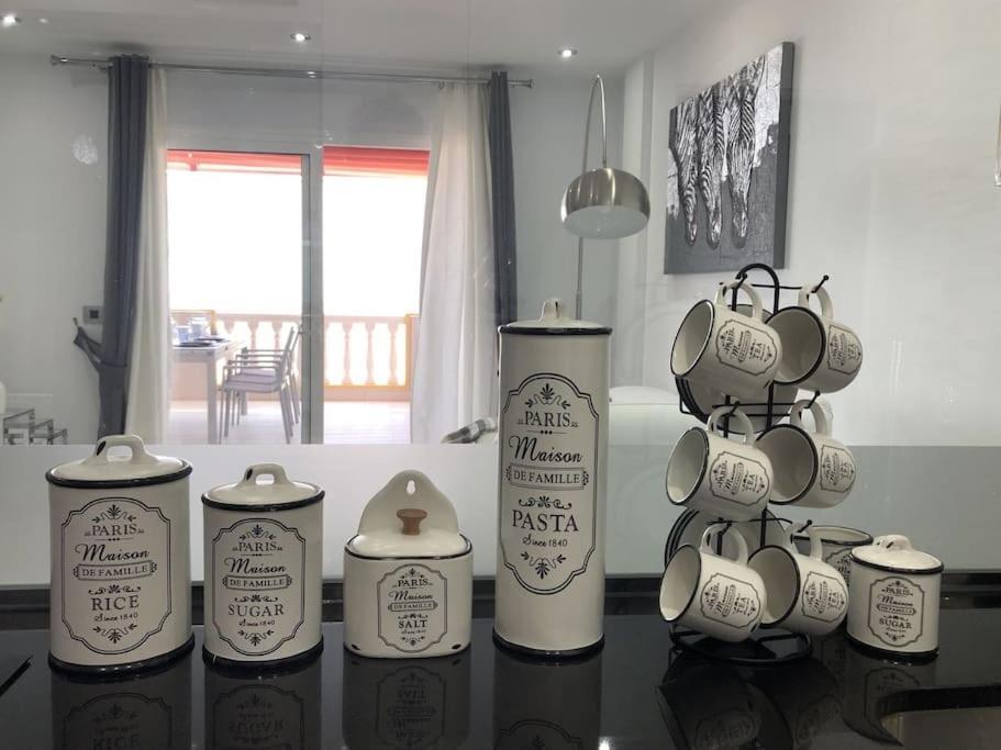 Apartamento Con Impresionantes Vistas Y Piscina Costa Adeje Dış mekan fotoğraf