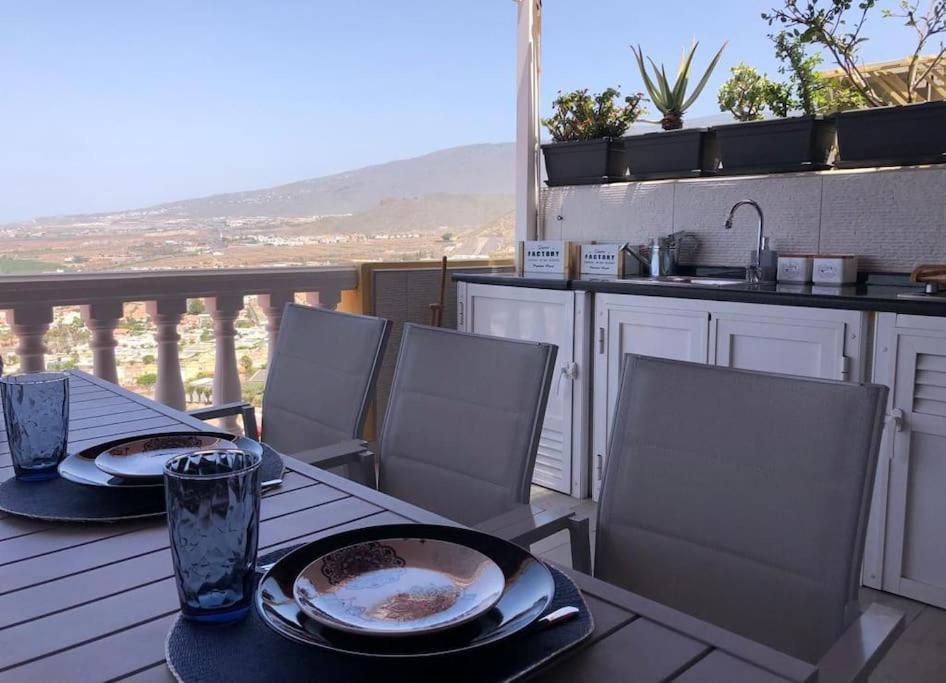 Apartamento Con Impresionantes Vistas Y Piscina Costa Adeje Dış mekan fotoğraf