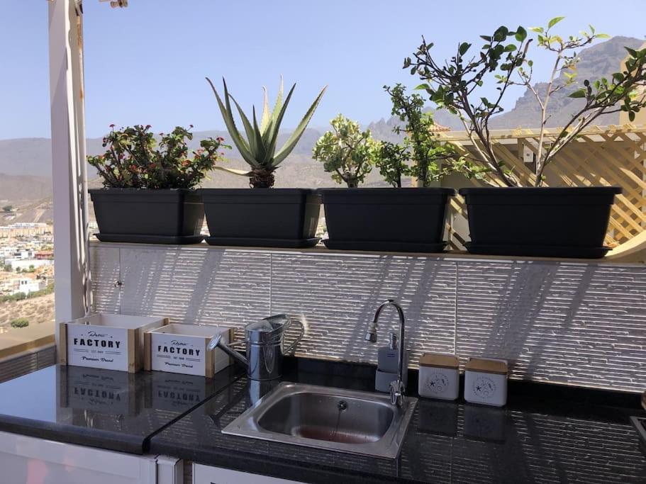 Apartamento Con Impresionantes Vistas Y Piscina Costa Adeje Dış mekan fotoğraf