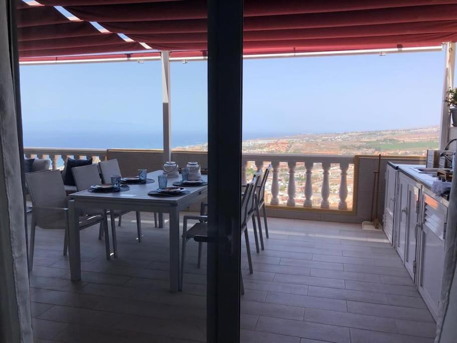 Apartamento Con Impresionantes Vistas Y Piscina Costa Adeje Dış mekan fotoğraf